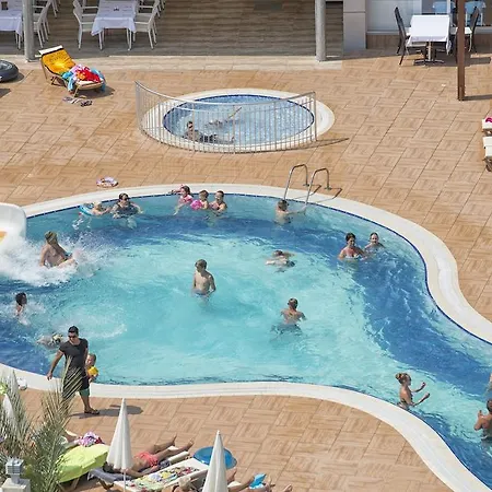 Crystal Towers Lejlighedshotel