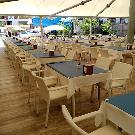 Lejlighedshotel Crystal Towers 3*