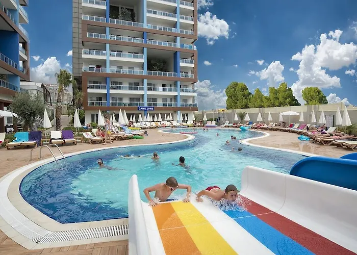 Apartmanhotel Crystal Towers 3*