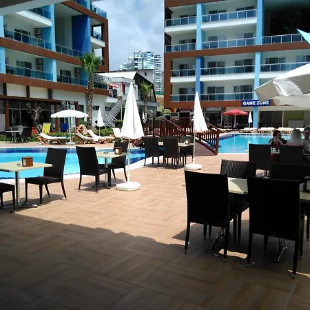 Crystal Towers 3*
