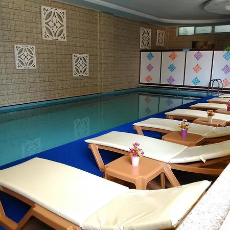 Crystal Towers 3*