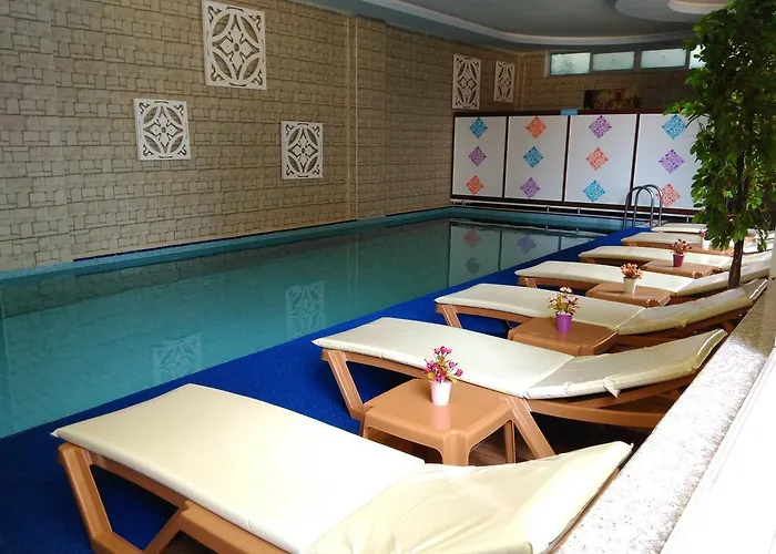 Crystal Towers 3*