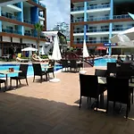 Crystal Towers 3*