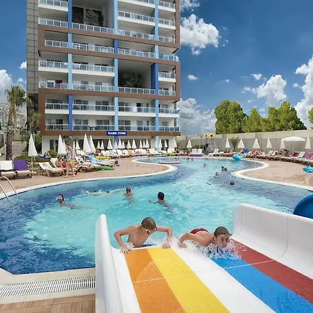 Lägenhetshotell Crystal Towers 3*